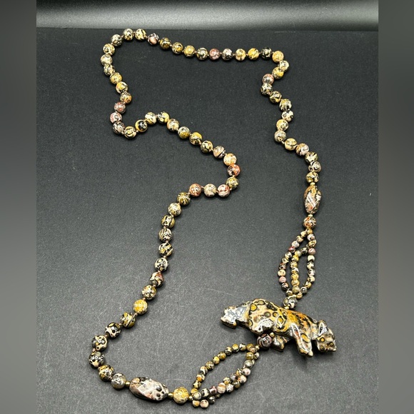 Dymo Jewelry - VTG Leopard Jasper Beaded Necklace Festish Animal Pendant 32”